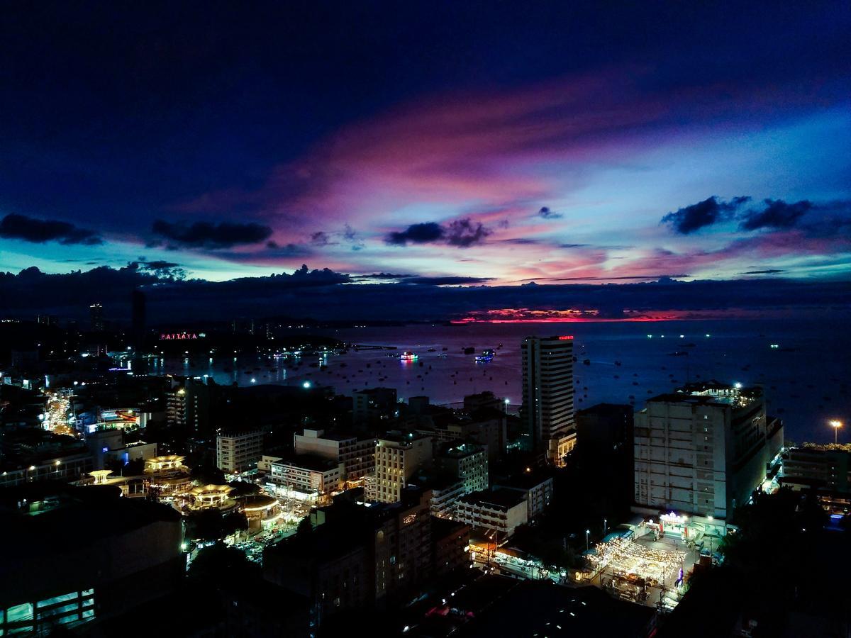 The Base Pattaya 芭提雅基地公寓 Екстериор снимка